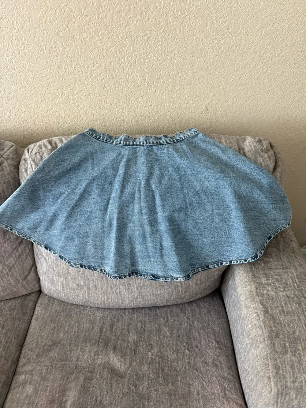 Source Unknown Light Blue Denim Mini Skirt with Back Buttons - Picture 2 of 4